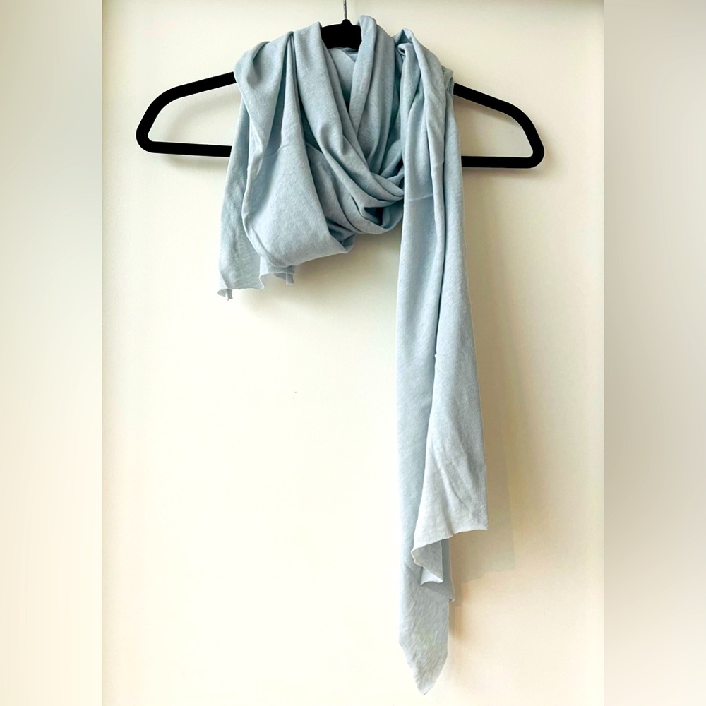 TILO Scarf Luxe Casual tee-shirt weight beauty in baby blue! New.